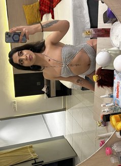 Dani - Transsexual escort in Riyadh Photo 3 of 8