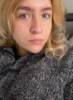 Dani - escort in Amman Photo 1 of 2