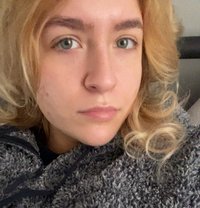 Dani - puta in Dammam Photo 1 of 2