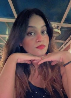 Dani - escort in Mumbai Photo 4 of 4