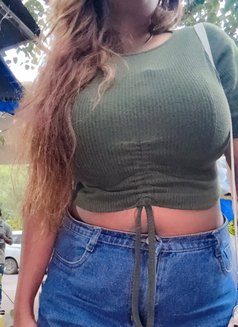 Dani - puta in Mumbai Photo 3 of 5