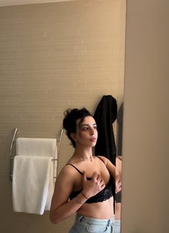 Dani1lyd - Transsexual escort in Amman Photo 11 of 13