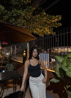 Danica - escort in Manila Photo 4 of 4