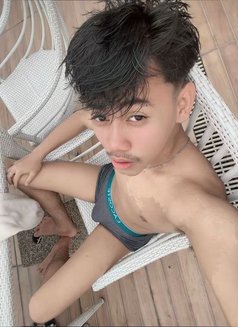 Daniel 8 inch Hard strong - Male escort in Bali Photo 2 of 9