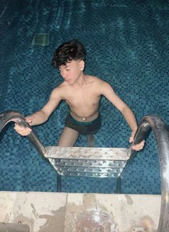 Daniel 8 inch Hard strong - Male escort in Bali Photo 6 of 9