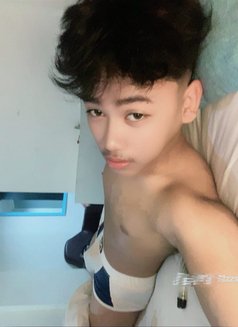 Daniel - Male escort in Medan Photo 2 of 6