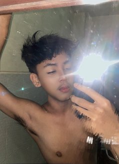 Daniel - Male escort in Medan Photo 1 of 6