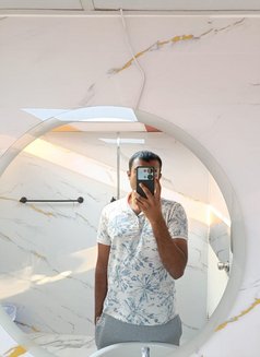 Daniel James - Male escort in Dubai Photo 1 of 1