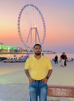 Daniel James - Male escort in Dubai Photo 2 of 4