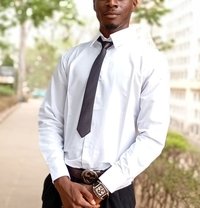 Daniel - Intérprete masculino de adultos in Lagos, Nigeria