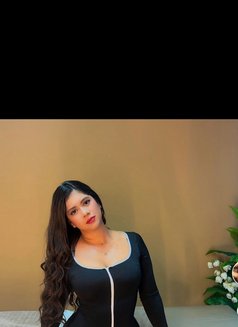 Daniela - masseuse in Panama City Photo 1 of 6