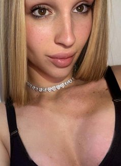 DANIELA ESPAÑOLA - Transsexual escort agency in Barcelona Photo 3 of 10