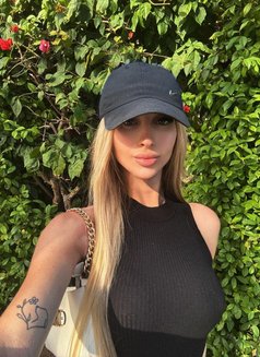 DANIELA ESPAÑOLA - Transsexual escort agency in Barcelona Photo 7 of 10