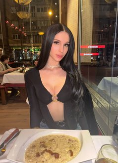 DANIELA ESPAÑOLA - Transsexual escort agency in Barcelona Photo 3 of 7
