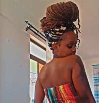 Daniela - puta in Nairobi