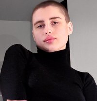 Daniela - escort in Berlin Photo 4 of 11