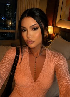 Daniela Moor - Transsexual escort in İstanbul Photo 5 of 10