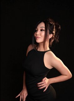 Daniella - escort in Hong Kong Photo 1 of 9