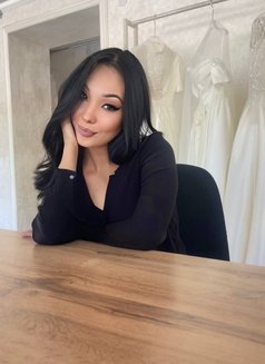 Daniella - escort in Hong Kong Photo 4 of 9