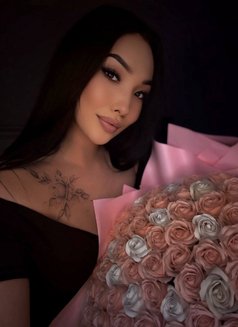 Daniella - escort in Hong Kong Photo 7 of 9