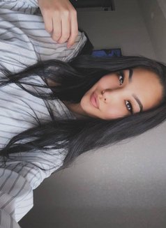 Daniella - escort in Hong Kong Photo 8 of 9