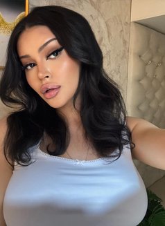 Daniella Mour - Transsexual escort in Riyadh Photo 16 of 18