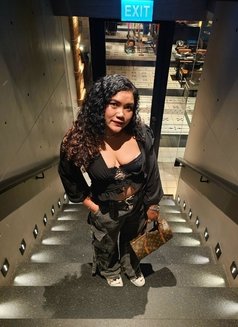 Danielle Curly Curvy Spicy - puta in Singapore Photo 1 of 8