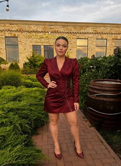 Danika - puta in Dubai Photo 6 of 7