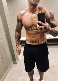 Tom fernad - Male escort in Dubai Photo 6 of 6