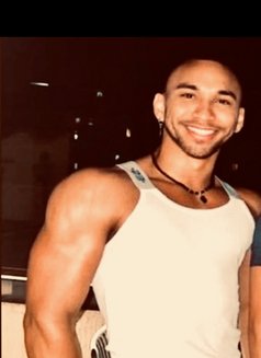 Danitrue - Male escort in Barcelona Photo 3 of 5