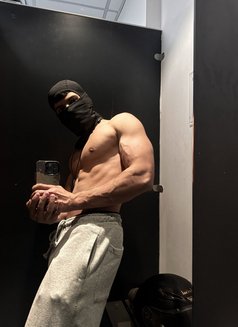 Daniyal Malik - Male escort in Islamabad Photo 1 of 4