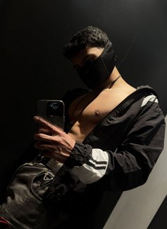 Daniyal Malik - Male escort in Islamabad Photo 2 of 4