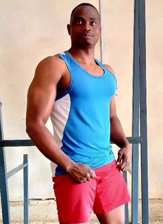 Dann - Masajista in Nairobi Photo 3 of 7