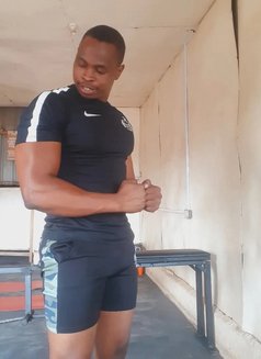 Dann - Masajista in Nairobi Photo 5 of 7