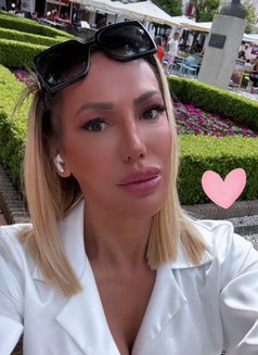 Danna Moore - Transsexual escort in Marbella Photo 3 of 16