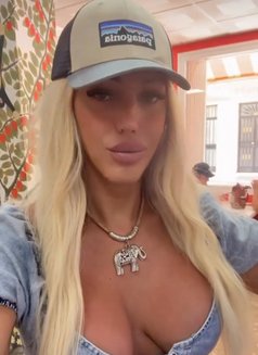 Danna Moore - Transsexual escort in Marbella Photo 6 of 16