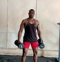 Dannie Lynurs - masseur in Nairobi