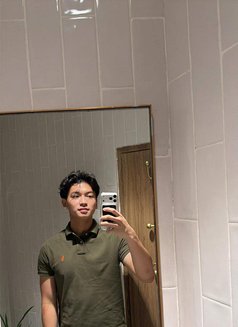 Danny - Male escort in Riyadh Photo 4 of 4