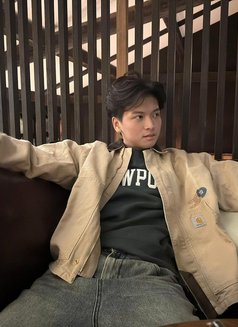 Danny - Male escort in Riyadh Photo 2 of 4