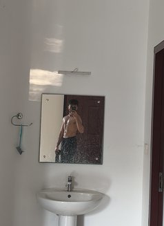 Danny - Male escort in Kochi Photo 2 of 3
