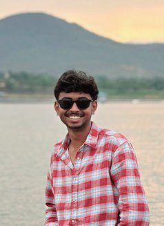 Danny - Male escort in Pune Photo 2 of 3