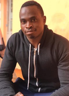 Danny Lynurs - masseur in Nairobi Photo 1 of 8