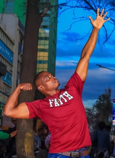 Danny Lynurs - masseur in Nairobi Photo 4 of 8