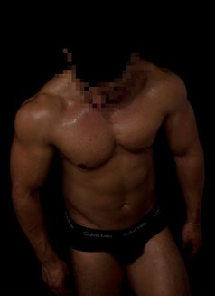 Dante - masseur in Dubai Photo 1 of 3