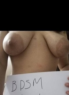 Danushka Bdsm - Acompañantes masculino in Colombo Photo 2 of 2