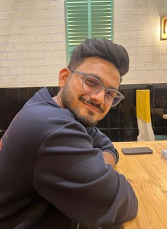 Dany - Acompañantes masculino in Mumbai Photo 1 of 6