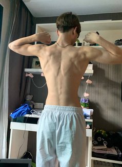 Danya Master - Male escort in Bangkok Photo 3 of 5
