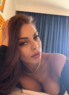 Daphne - escort in Dubai Photo 5 of 11