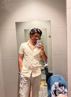 Dapper David - Male escort in New Delhi Photo 3 of 6