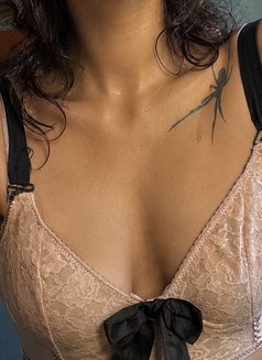 Dareen Online Services - Acompañantes transexual in Dubai Photo 2 of 20